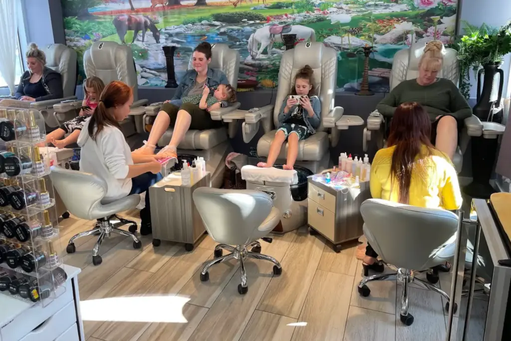 Nail salon Bend | Elegant Nails | OR 97701